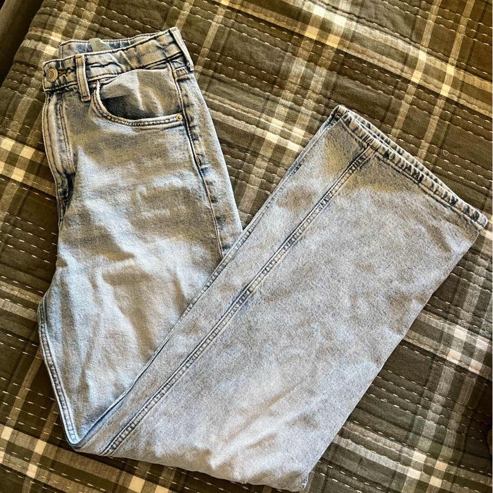 H&M Light Blue Straight Leg Junior’s Jeans